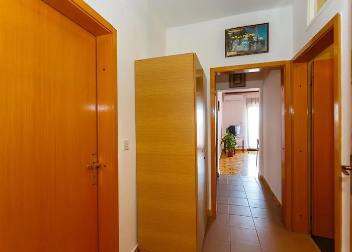 And With Parking Space Krk - 14322 Penzion Krk Town